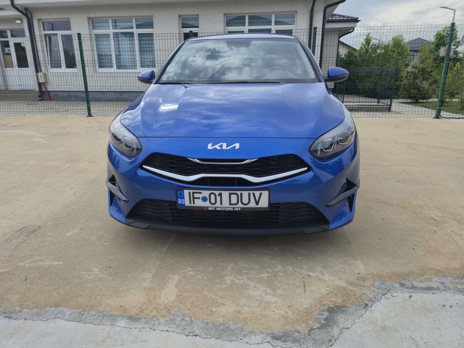 Kia Ceed 1.5  Hibrid 160 cp 7 DCT Unic proprietar