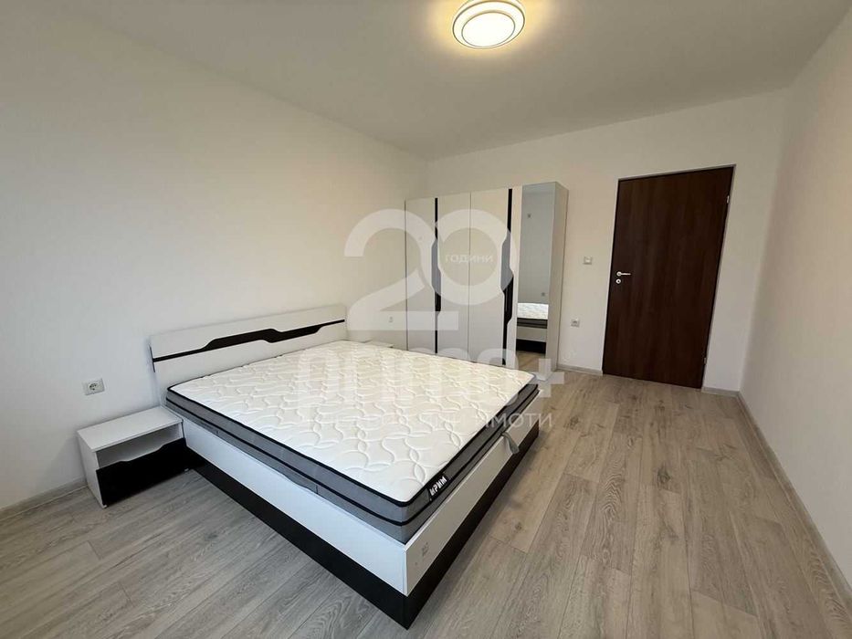 Дава се под наем Тристаен апартамент в Велико Търново, Колю Фичето - 90 кв.м за 459 € - Снимка #4