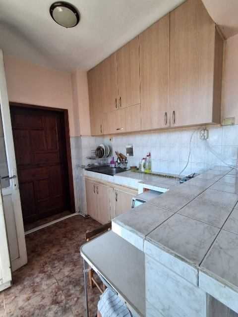 Продава се Тристаен апартамент в Търговище, Център - 85 кв.м за 642 €/кв.м - Снимка #3