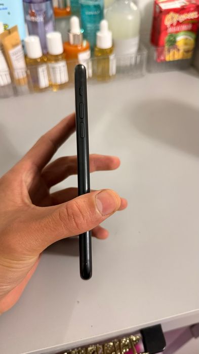iPhone XR в отличном состоянии