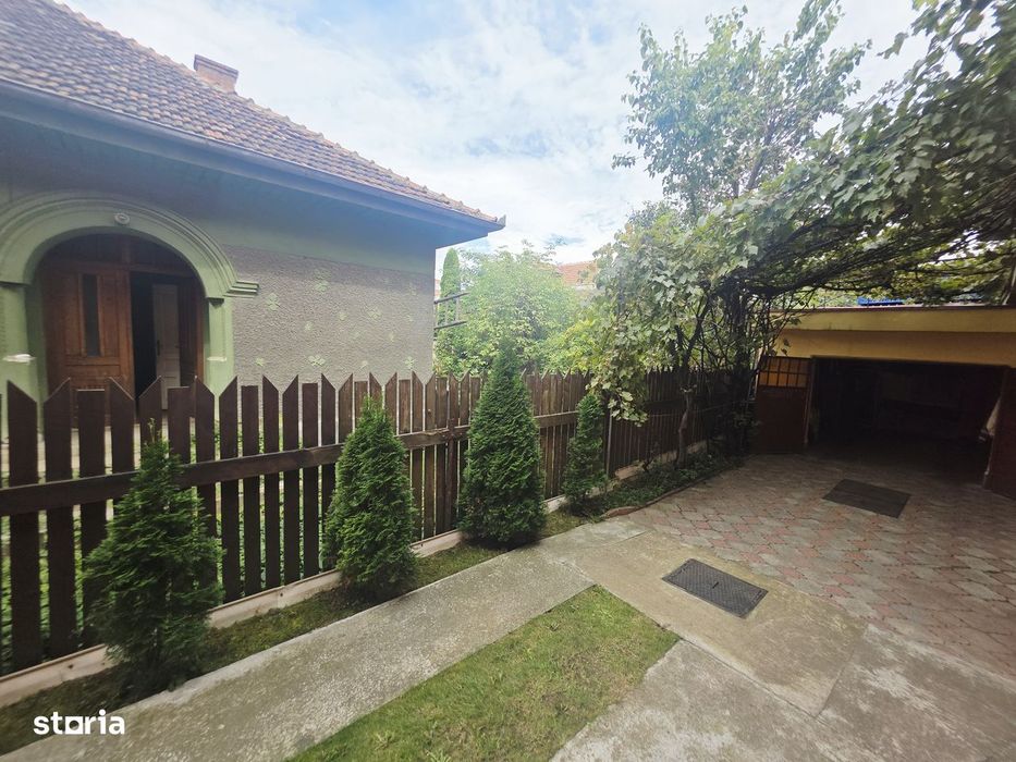 Inchiriez apartament 3 camere cu gradina