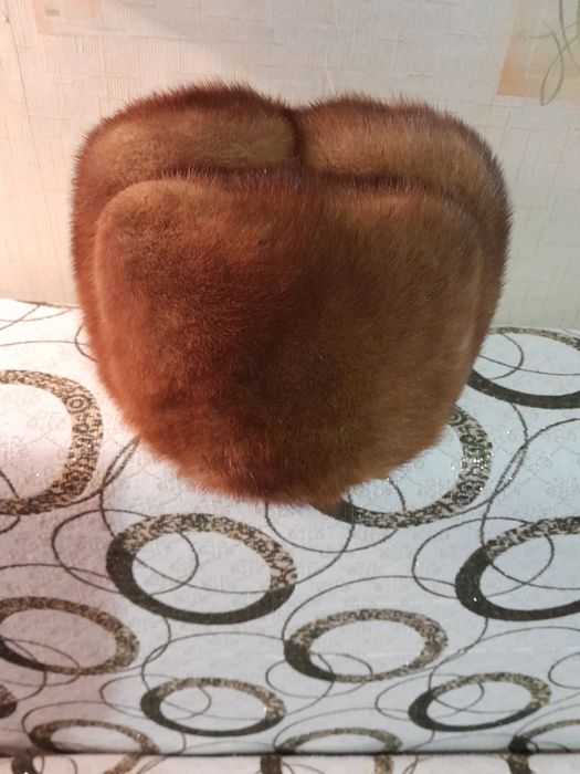 Продам Шапки разные