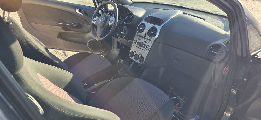 Opel corsa d 1.4 benzina fabricație luna 12 din 2007