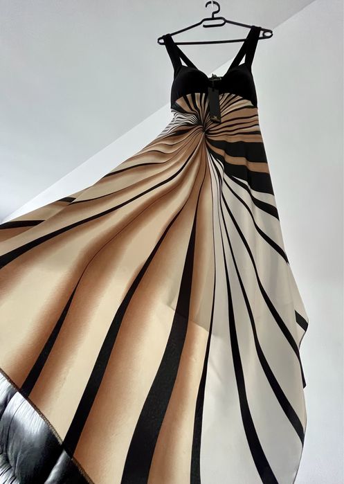 Луксозна рокля Elisabetta Franchi, подарък Блуза