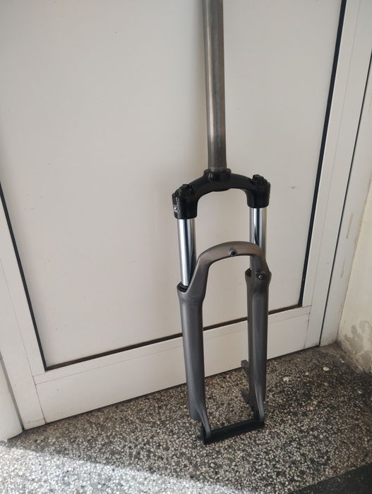 Нови вилки "Suntour"и"Rock Shox"