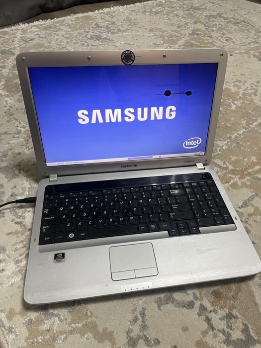 Продам ноутбук самсунг