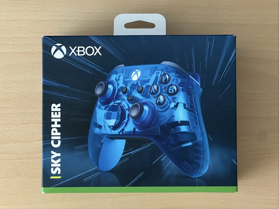 Продавам Xbox Wireless Controller Sky Cipher – Лимитирана серия