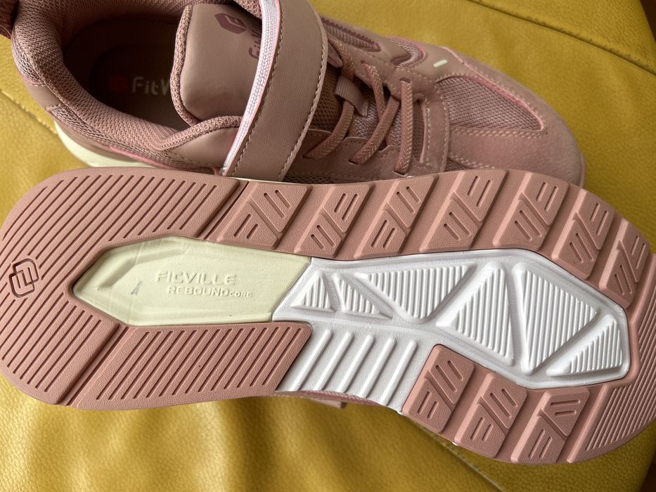 Нови маратонки Fit Ville - сега за 100 лв.