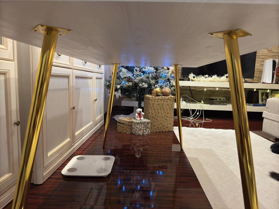 Стол деревянный обеденный продается