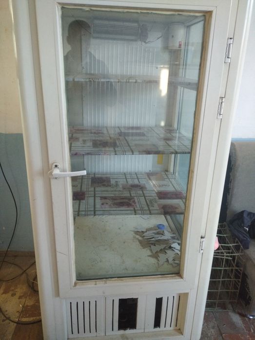 Витрина холодилник