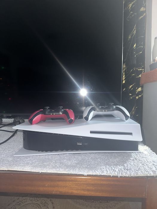 Vand PS5 PRO cu CD stare aproape ca nou