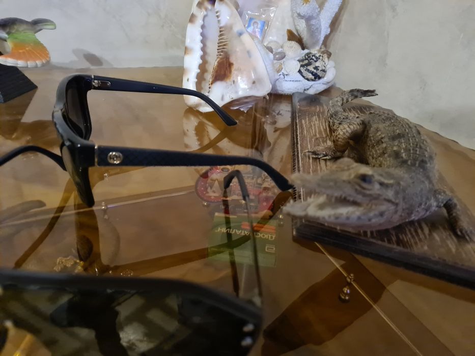 Солнцезащитные очки Италия