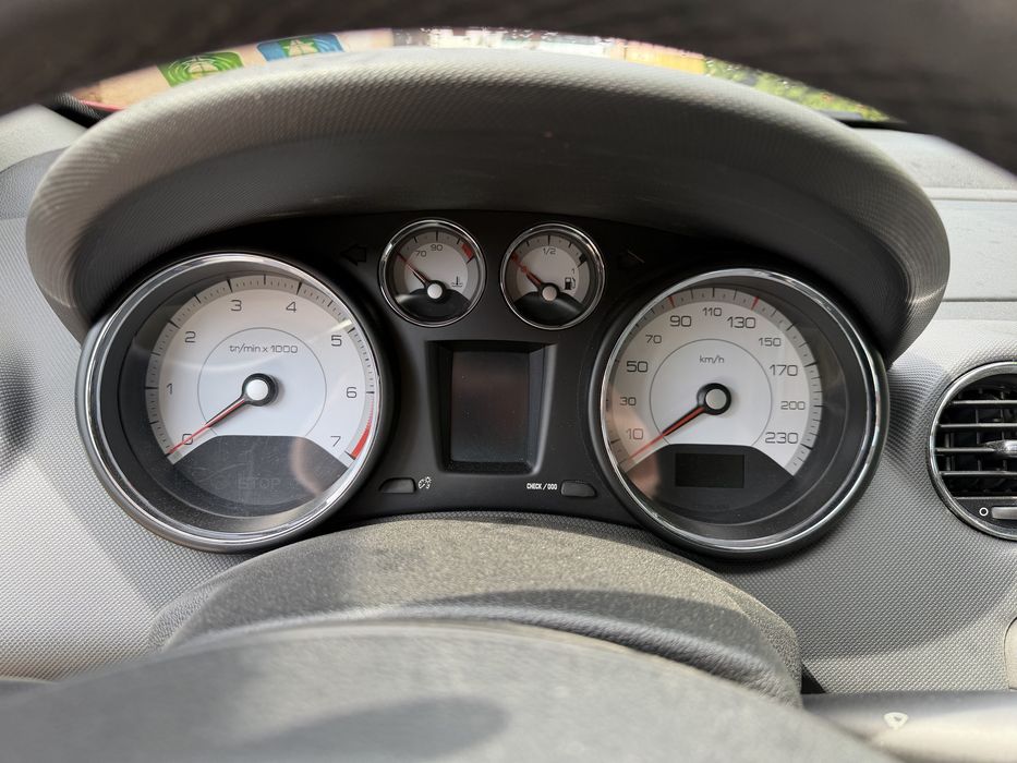 Peugeot 308 full