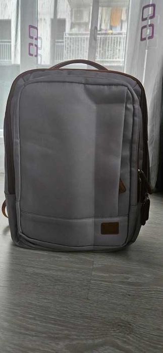 Ghiozdan ideal pentru călătoriile cu avionul