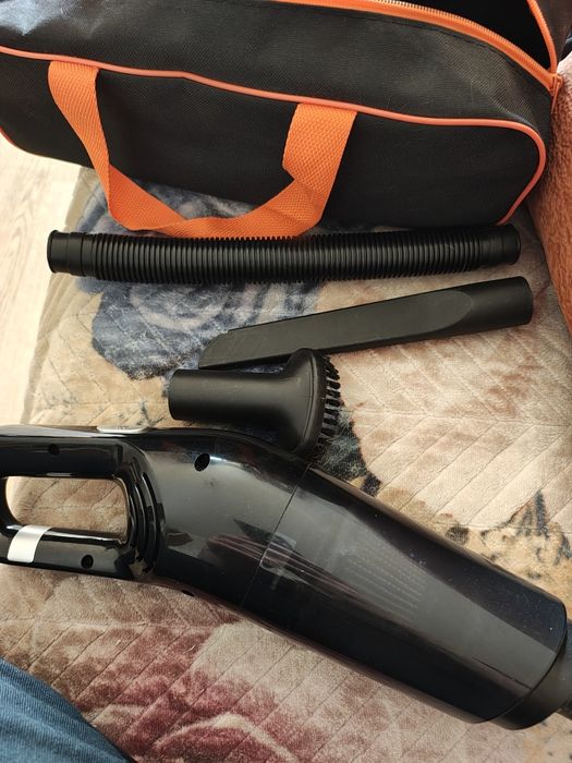 Автомобильный пылесос