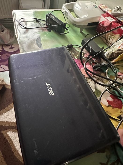Laptop acer “functional “ 5gb ram 500gb hdd