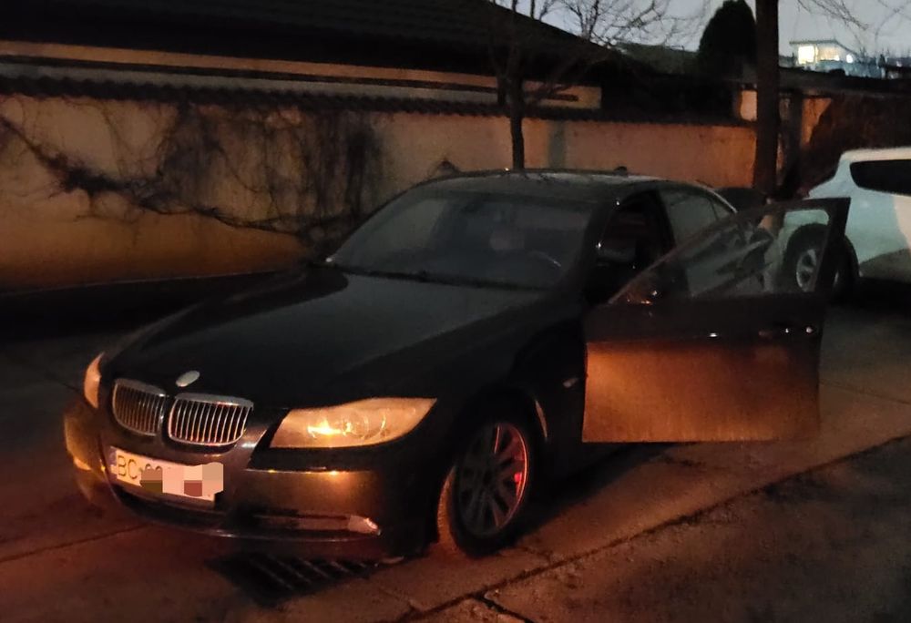 BMW 325i, E90 Individual, motor N52B25 - Avariat spate dreapta