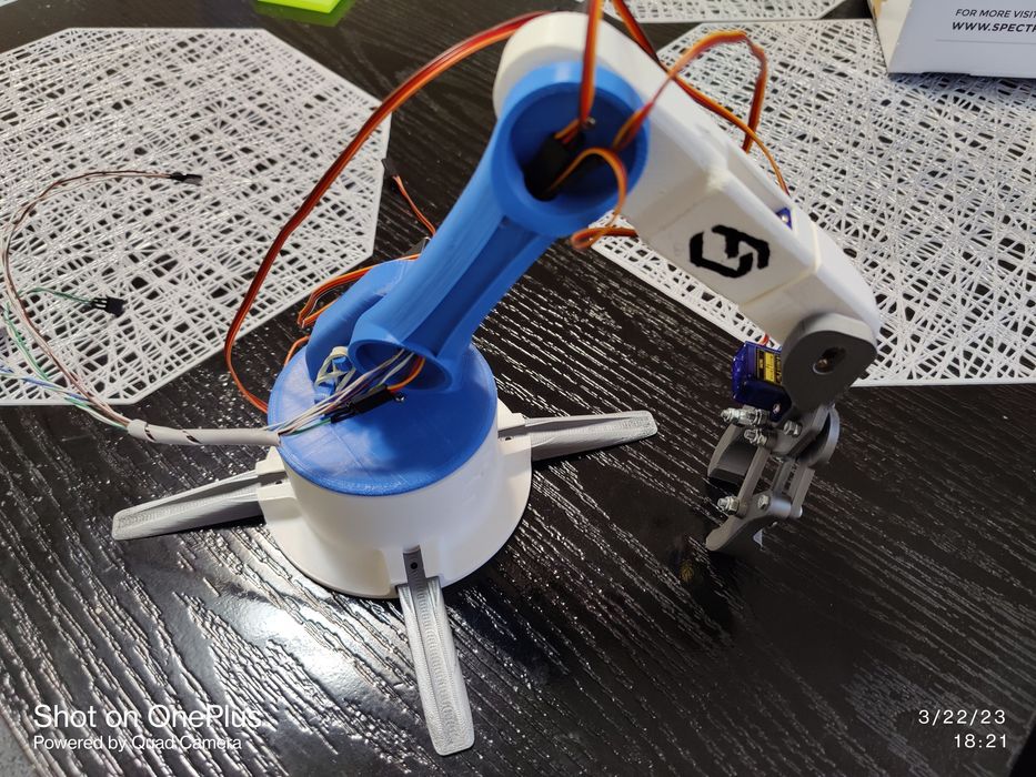 Brat robotic proiect arduino