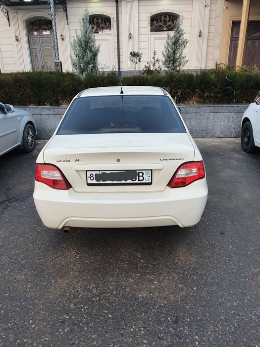 Nexia2  1.6 sotiladi luks kondinsoner ideal holatda