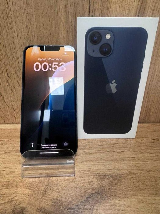 Телефон Apple iPhone 13 4/128 Gb