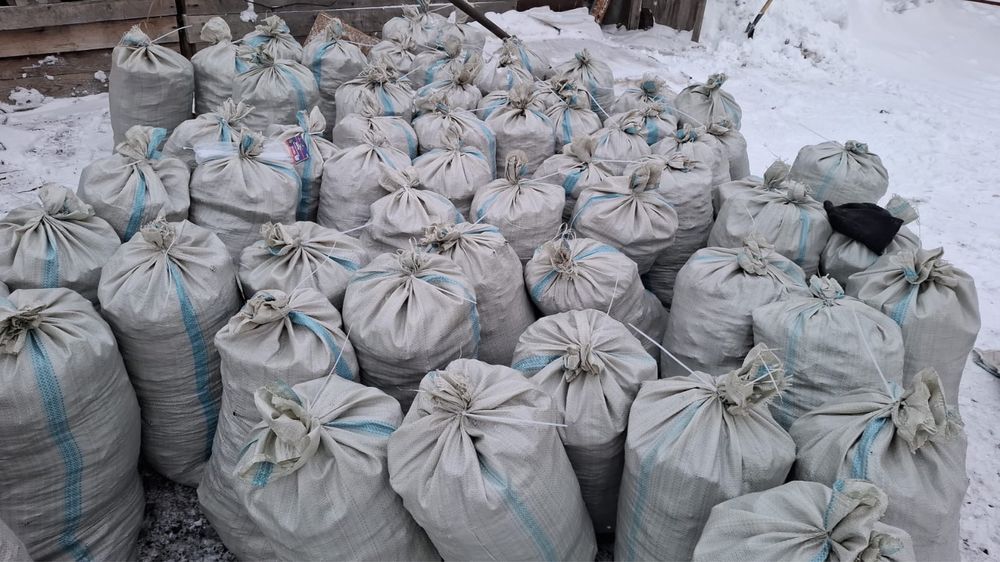 Уголь, дрова в мешках