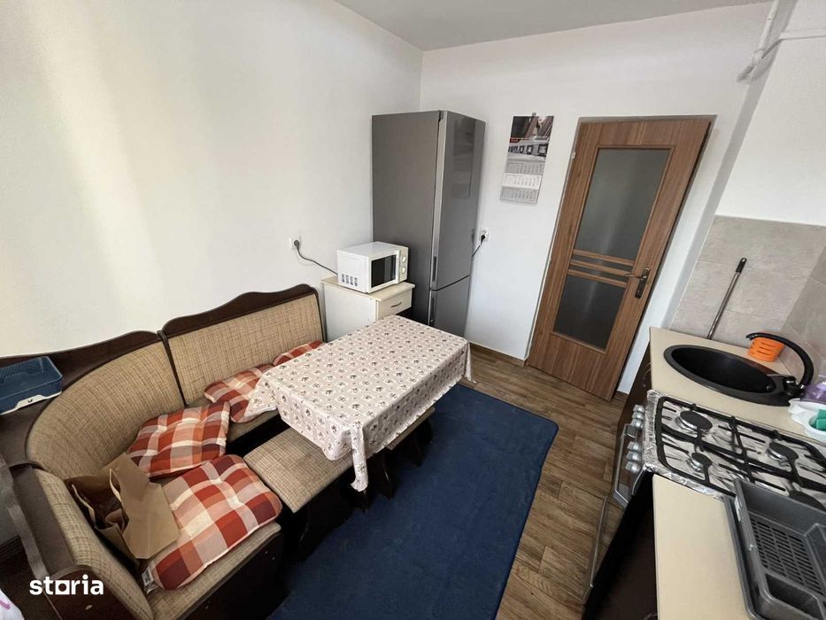 Apartament cu 3 Camere, decomandat, Cetate, Mercur, 2 bai,boxa