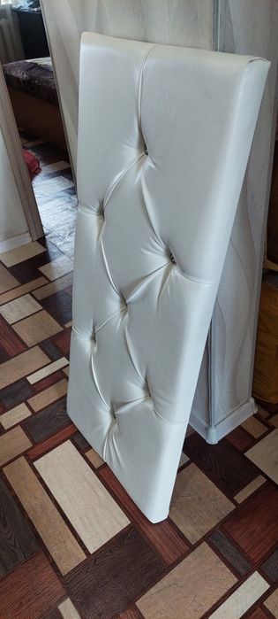 Изголовье кровати