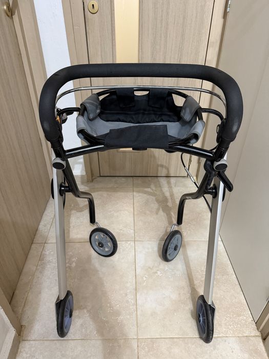 Cadru de mers, persoana in varsta sau recuperare medicala