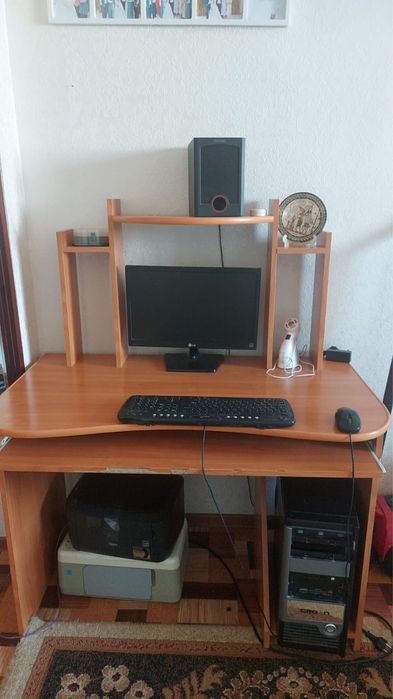 Продам компьютер и стол