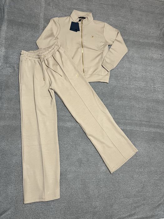 Trening de damă  3 piese cu pantalon evazat LV Miu