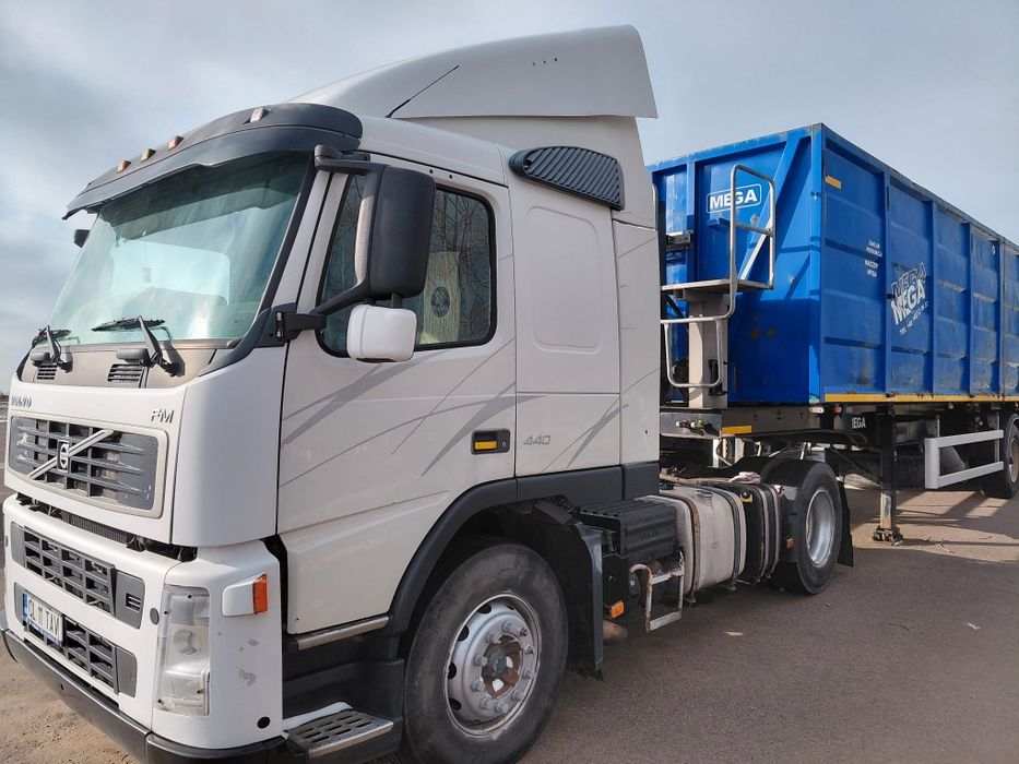 De vânzare semiremorca mega!