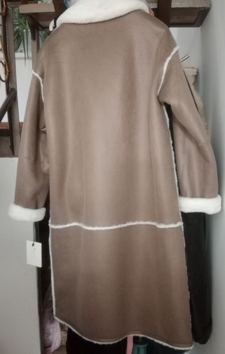 Длинная женская дубленка