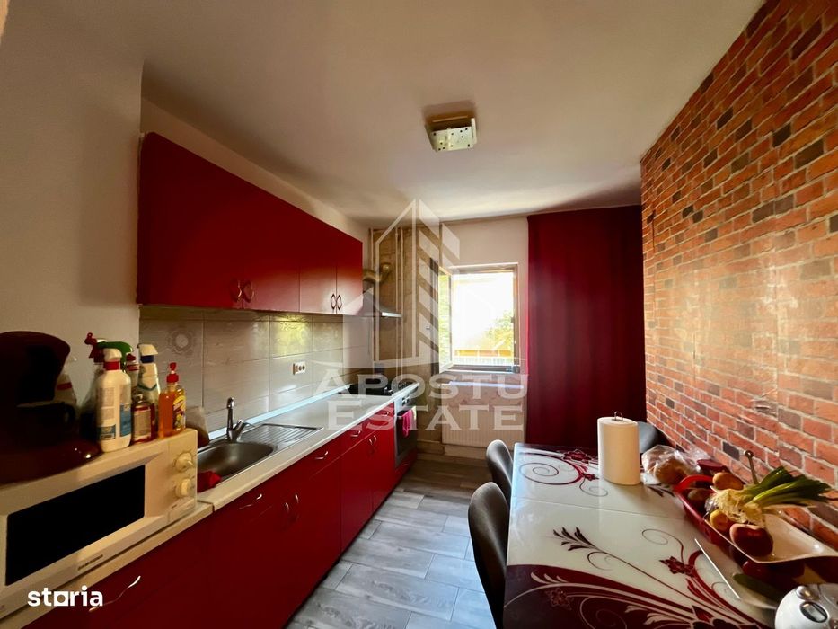 Apartament 3 camere,etaj 3,zona UMT