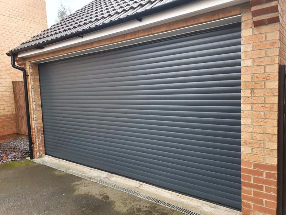 Ролетни гаражни врати, охранителни ролетки, секционни врати