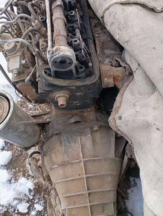 Продам ДВС и КПП с навесными.