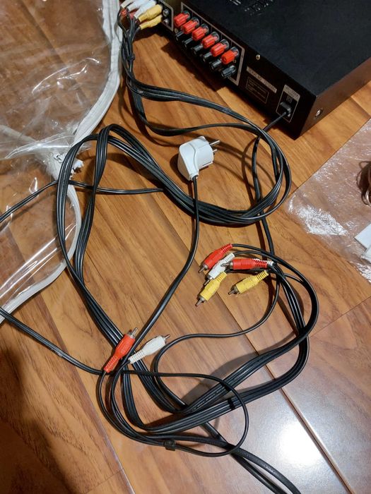 Усилитель звука, колонки Sharp. Для домашнего кинотеатра