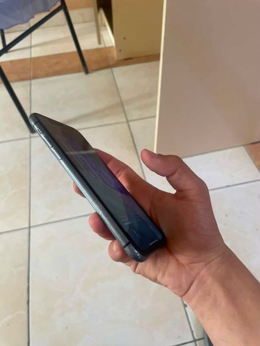 Iphone 11  128 tali 100 yomkust 30 minglik aybi bo abn igravoy telga d