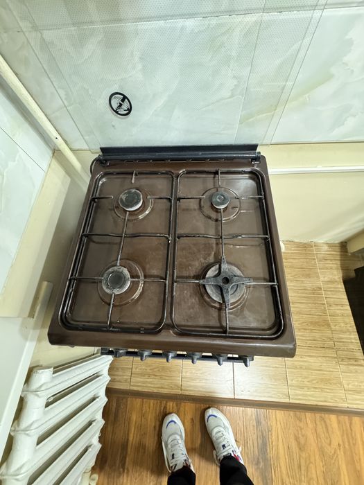 Плита и вытяжка Artel в идельном состоянии,срочно.