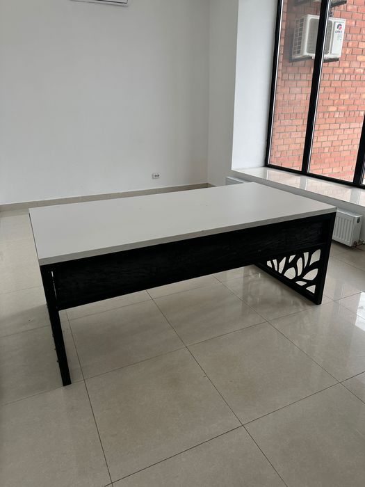 Продаётся офисный / рабочий стол