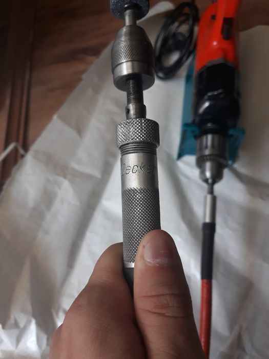 Английска бормашина Black and decker