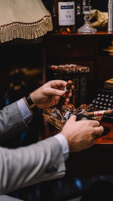 Gentlemen Lounge - Cigar Bar & Special Drinks Corner