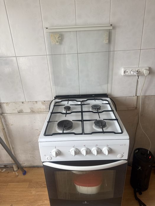 Продам газовую плиту
