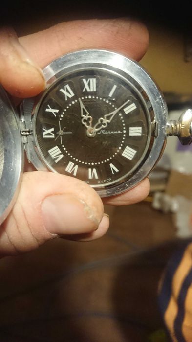 Продам часы ретро работают