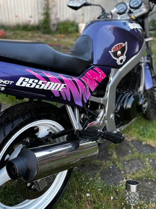 Motor Suzuki GS 500E in stare foarte buna de funcționare ,inscris ,cauciucuri noi  1600 euro pret negociabil Contact 0734032261