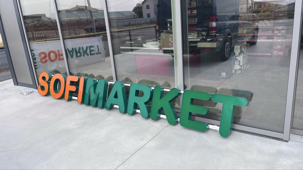 Litere volumetrice luminoase , Reclame