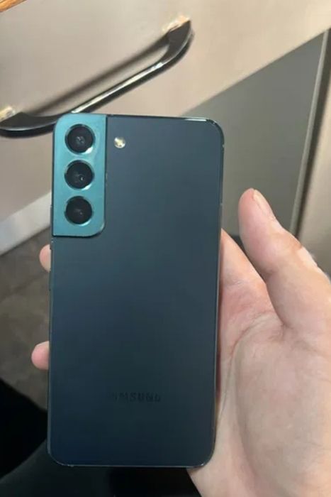 Samsung S22 128г