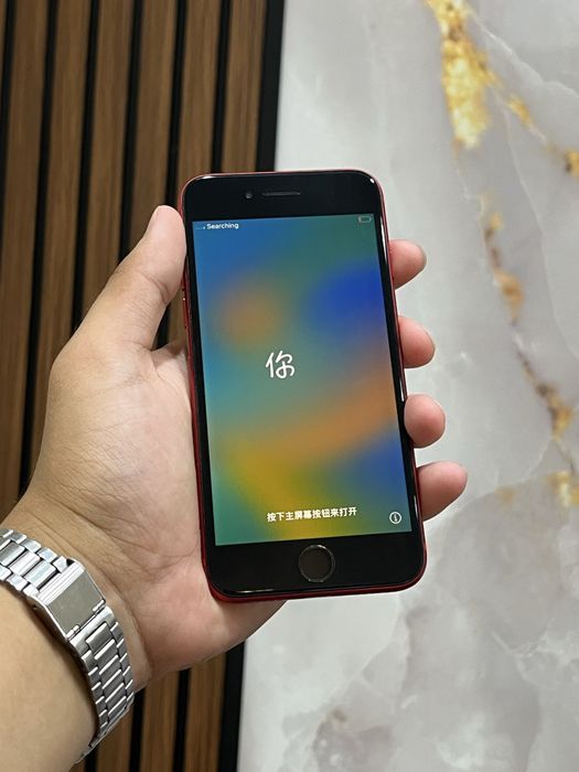 Продам iPhone SE 2022