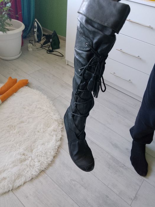 Срочно продам сапоги женские