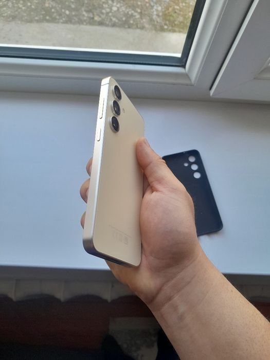 Samsung s24  самсунг с24