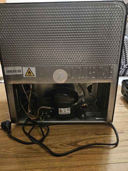 Mini Frigider Vortex, 47L, Negru